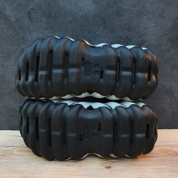 Crocs Echo Reflective Clog - Picture 13 of 16